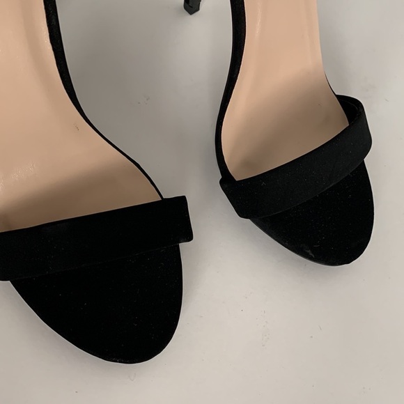 Heart in D Ankle Strap Sandals - Picture 9 of 13